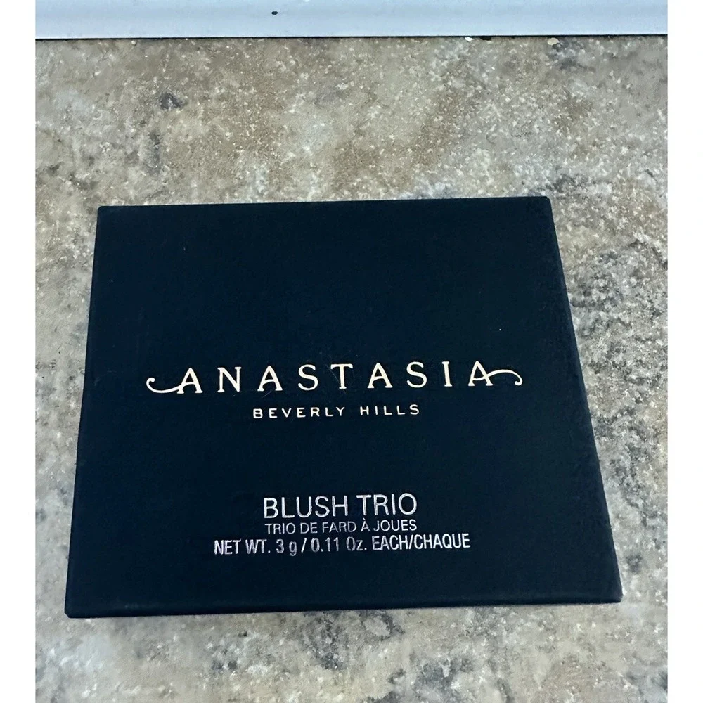 Anastasia Beverly Hills Blush Trio- Berry  Adore shades of Blush